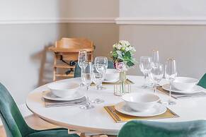 Host Stay Elmville