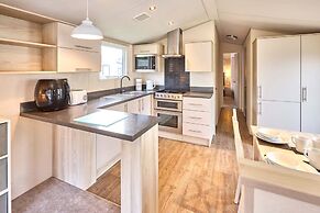 Host Stay Cedar Lodge