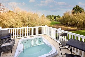 Host Stay Cedar Lodge