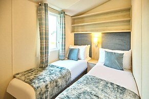Host Stay Cedar Lodge