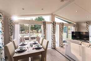 Host Stay Woodland Jewel Lodge