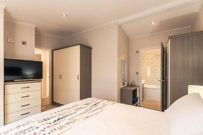 Host Stay Woodland Jewel Lodge
