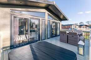 Host Stay Woodland Jewel Lodge