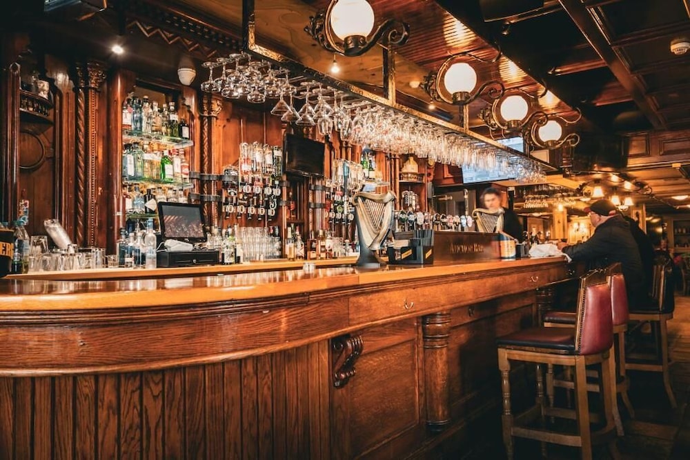 The Anchor Bar Complex