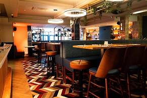 The Anchor Bar Complex