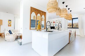 Tavirabliss Signature Villa
