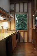 Jungle Paunch Cabins