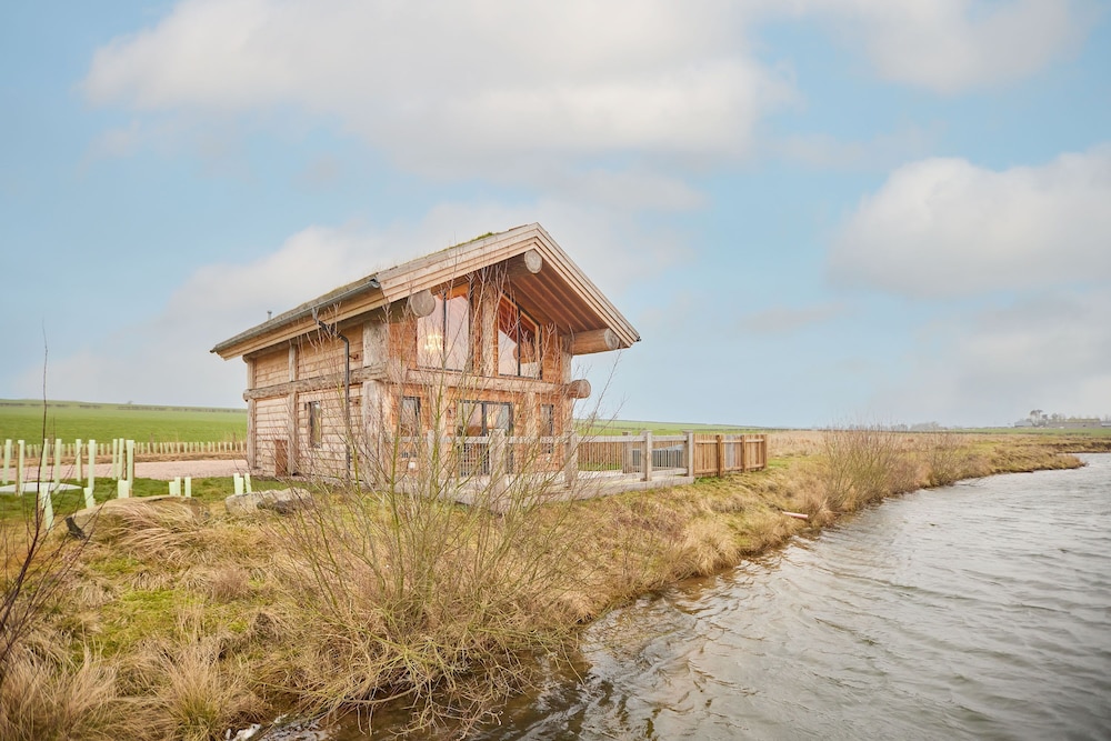Host Stay Cabin on the Loch