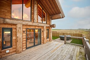 Host Stay Cabin on the Loch