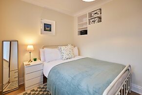 Host Stay Bridge Court