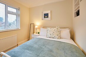 Host Stay Bridge Court