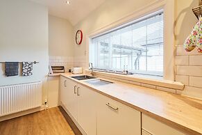 Host Stay Deepdale Apartment