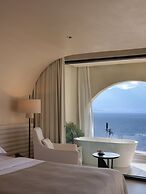 Sanjian Twilight Diary Seaview Hotel