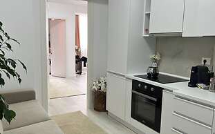 Leo s Garden View Apartment Cozy 1BR