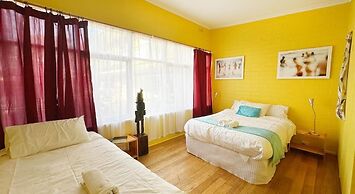 & Art Motel