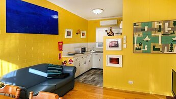 & Art Motel