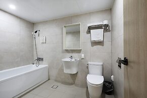 J-Bay Tourist Hotel