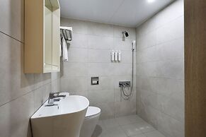 J-Bay Tourist Hotel