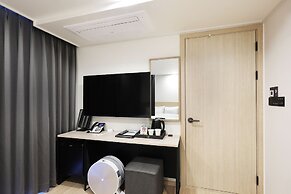 J-Bay Tourist Hotel