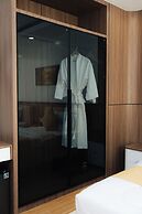 Champs Elysees Hotel & Suites