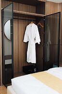 Champs Elysees Hotel & Suites