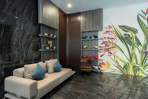 Champs Elysees Hotel & Suites