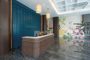 Champs Elysees Hotel & Suites