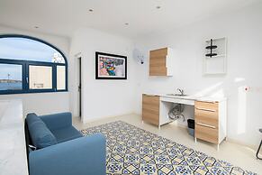Stylish Classic Townhouse with Terrace