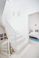 Stylish Classic Townhouse with Terrace
