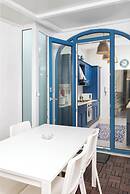 Stylish Classic Townhouse with Terrace