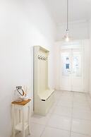 Stylish Classic Townhouse with Terrace