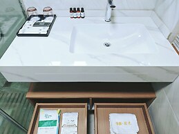Lixian Bipeng Shiguang Hot Spring Hotel