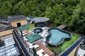 Lixian Bipeng Shiguang Hot Spring Hotel