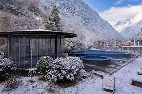 Lixian Bipeng Shiguang Hot Spring Hotel