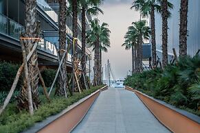 Modern Waterfront Studio Balcony&Parking