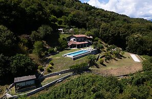 Villa Valentina by RentAllComo