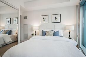 XII Furnished Spaces - CN Tower