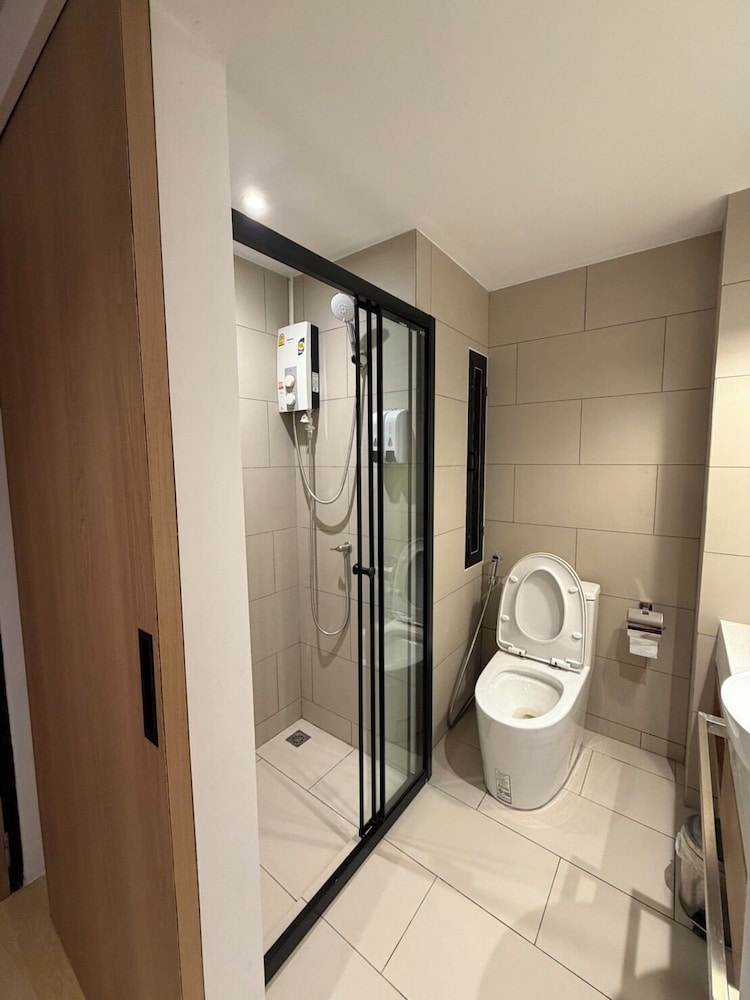611 Hotel