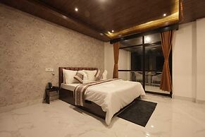 Longitude Homestay