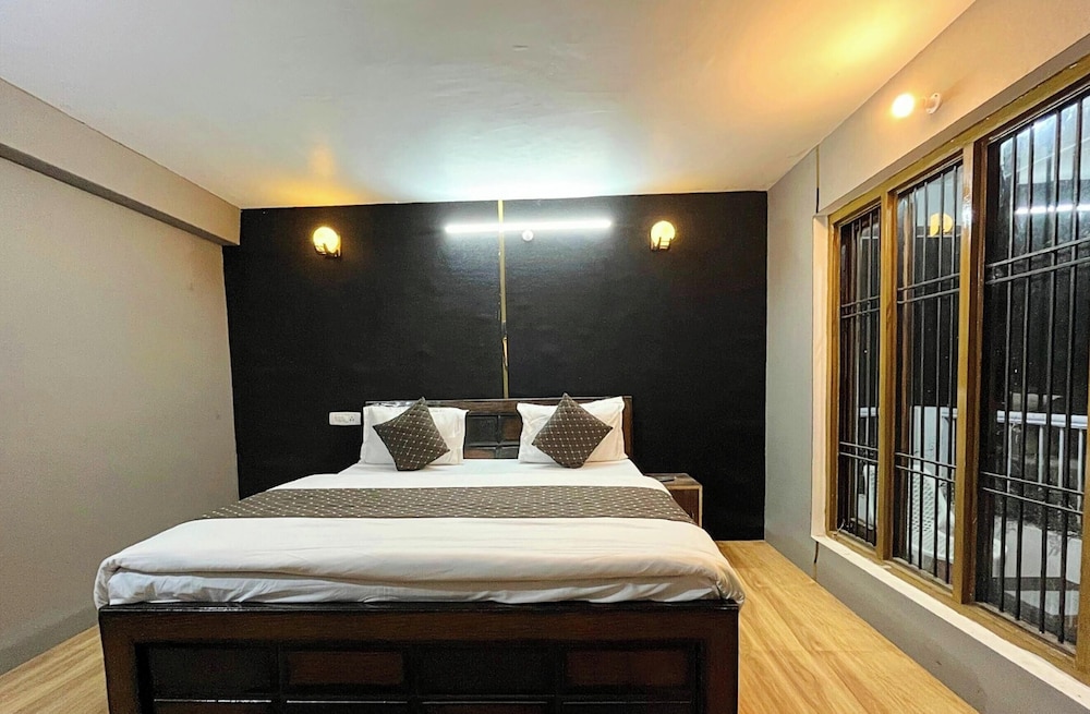 Hotel The Mountain Pine Nainital