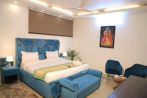 Fortune Home Service Apartment  D-198