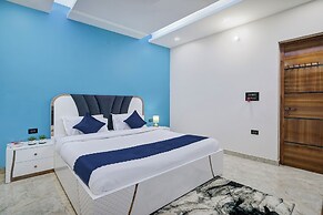 ELIVAAS Amaltas 4BHK Hideaway With Pool