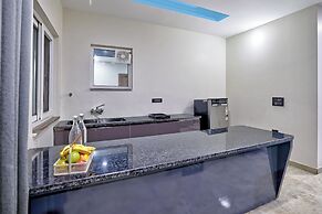 ELIVAAS Amaltas 4BHK Hideaway With Pool