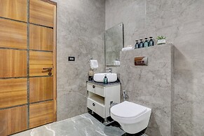 ELIVAAS Amaltas 4BHK Hideaway With Pool