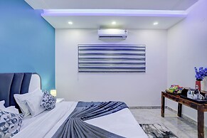 ELIVAAS Amaltas 4BHK Hideaway With Pool