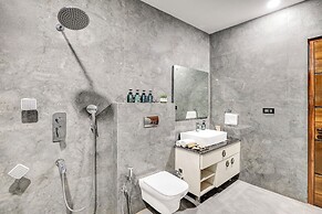 ELIVAAS Amaltas 4BHK Hideaway With Pool