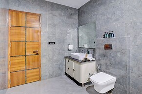 ELIVAAS Amaltas 4BHK Hideaway With Pool