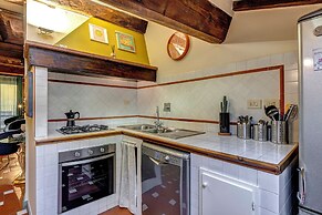 Agnese Apartment by Mamo Florence