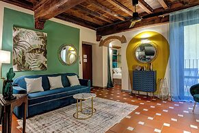 Agnese Apartment by Mamo Florence