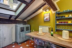 Agnese Apartment by Mamo Florence